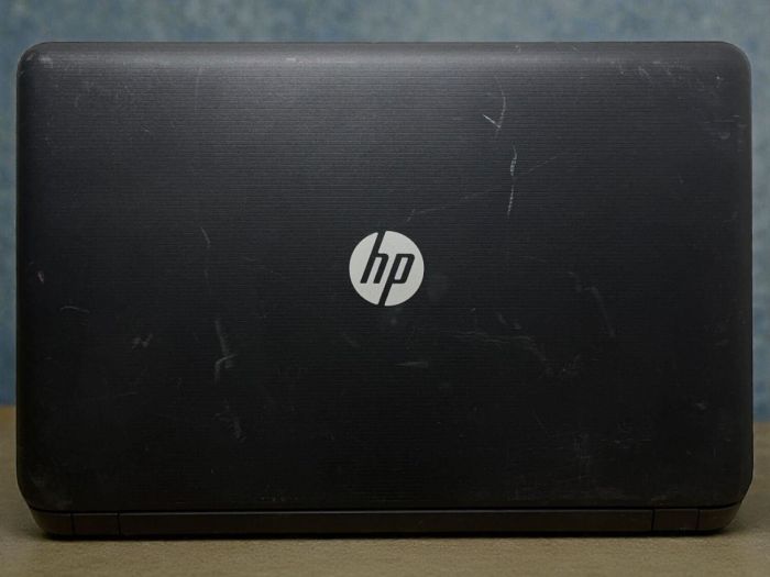 Ноутбук Б-клас HP 17-p023ng / 17.3" (1600x900) TN / AMD E1-6010 (2 ядра по 1.35 GHz) / 4 GB DDR3 / 120 GB SSD / AMD Radeon R2 Graphics / WebCam / DVD-ROM / Без АКБ б/в - изображение 4