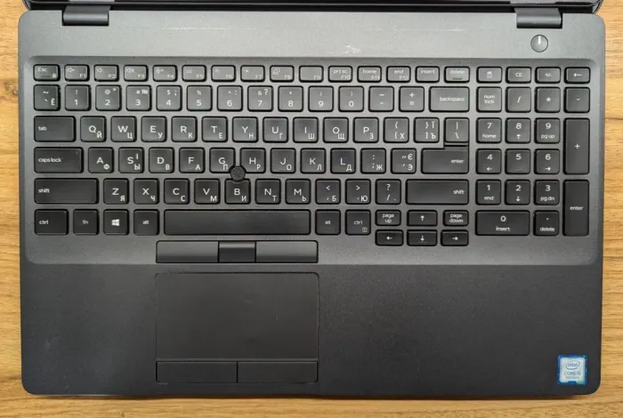 Ультрабук Dell Latitude 5500 / 15.6" (1920x1080) IPS / Intel Core i5-8265U (4 (8) ядра по 1.6 - 3.9 GHz) / 16 GB DDR4 / 256 GB SSD / Intel UHD Graphics 620 / WebCam / Windows 10 б/в - зображення 3