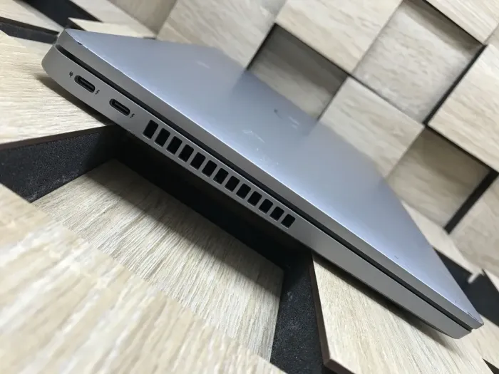 Ультрабук Б-клас Dell Latitude 5411 / 14" (1920x1080) IPS / Intel Core i7-10850H (6 (12) ядра по 2.7 - 5.1 GHz) / 8 GB DDR4 / 256 GB SSD M.2 / Intel UHD Graphics / WebCam / HDMI / Windows 10 б/в - зображення 5