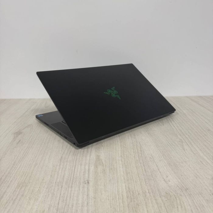 Ігровий ноутбук Razer Blade 15 RZ09-0409 / 15.6" (1920x1080) IPS / Intel Core i7-11800H (8 (16) ядер по 2,3 - 4,6 ГГц) / 16 ГБ DDR4 / 1000 ГБ SSD NVMe / nVidia GeForce RTX 3070, 8 ГБ GDDR6, 256-bit / WebCam б/в - изображение 7