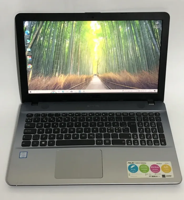 Ноутбук Б-клас Asus R541U / 15.6" (1920x1080) TN / Intel Core i5-7200U (2 (4) ядра по 2.5 - 3.1 GHz) / 4 GB DDR4 / 128 GB SSD / Intel HD Graphics 620 / WebCam / Win 10 Home б/в - зображення 2
