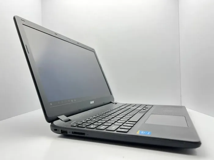 Ноутбук Б-клас Acer Aspire ES1-571 / 15.6" (1366x768) TN / Intel Core i3-5005U (2 (4) ядра по 2 GHz) / 4 GB DDR3 / 240 GB SSD / Intel HD Graphics 5500/ WebCam б/в - зображення 3