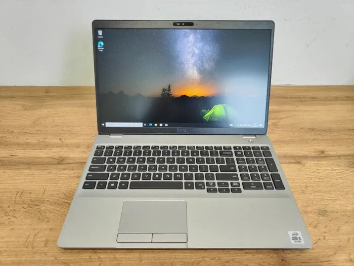 Ультрабук Б-клас Dell Precision 3551 / 15.6" (1920x1080) IPS / Intel Core i5-10400H (4 (8) ядра по 2.6 - 4.6 GHz) / 16 GB DDR4 / 256 GB SSD / Intel UHD Graphics / WebCam / Windows 10 Pro б/в - зображення 2