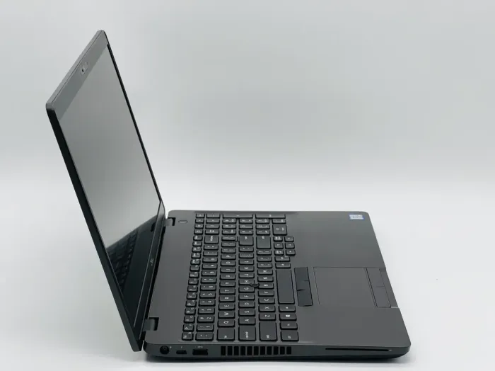 Ультрабук Б-клас Dell Latitude 5501 / 15.6" (1920x1080) IPS / Intel Core i5-9400H (4 (8) ядра по 2.5 - 4.3 GHz) / 16 GB DDR4 / 512 GB SSD / nVidia GeForce MX150, 2 GB GDDR5, 64-bit / WebCam б/в - зображення 4