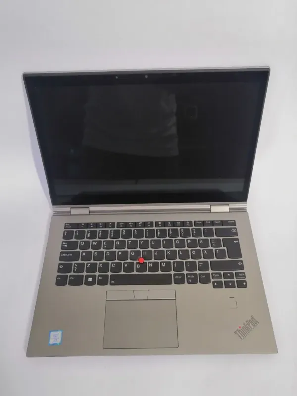 Ультрабук-трансформер Б-клас Lenovo ThinkPad X1 Yoga G3 / 14" (2560x1440) IPS Touch / Intel Core i5-8350U (4 (8) ядра по 1.7 - 3.6 GHz) / 8 GB DDR3 / 256 GB SSD / Intel UHD Graphics 620 / WebCam / Win 10 Pro б/в - зображення 2