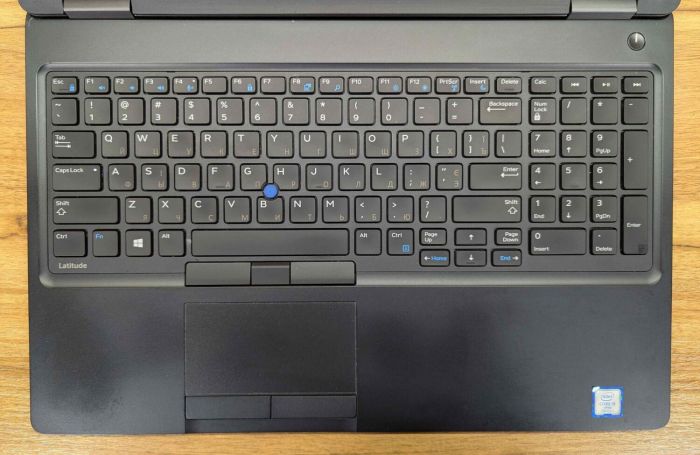 Ноутбук Dell Latitude 5580 / 15.6" (1920x1080) IPS / Intel Core i5-7300U (2 (4) ядра по 2.6 - 3.5 GHz) / 16 GB DDR4 / 240 GB SSD / Intel HD Graphics 620 / WebCam / Windows 10 б/в - зображення 3