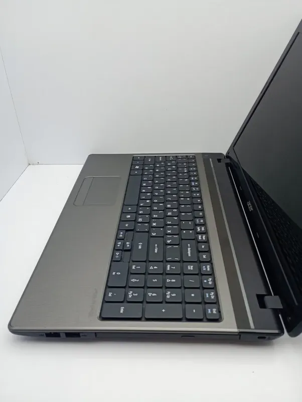 Ноутбук Acer 5755 / 15.6" (1366x768) TN / Intel Core i5-2430M (2 (4) ядра по 2.4 GHz) / 8 GB DDR3 / 500 GB HDD / Intel HD Graphics 3000 / WebCam б/в - зображення 4