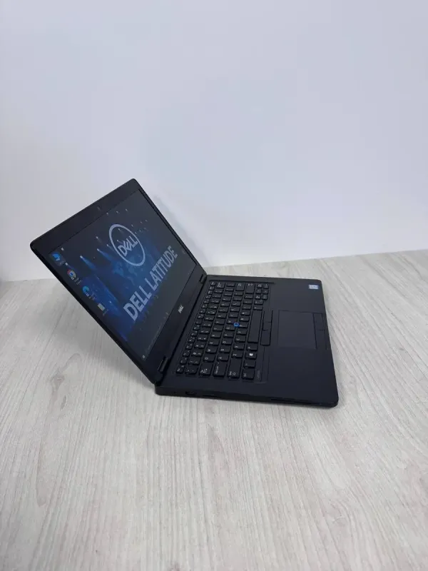 Ультрабук Б-клас Dell Latitude 5480 / 14" (1920x1080) IPS / Intel Core i7-7600U (2 (4) ядра по 2.8 - 3.9 GHz) / 8 GB DDR4 / 128 GB SSD M.2 / Intel HD Graphics 620 / WebCam б/в - зображення 4
