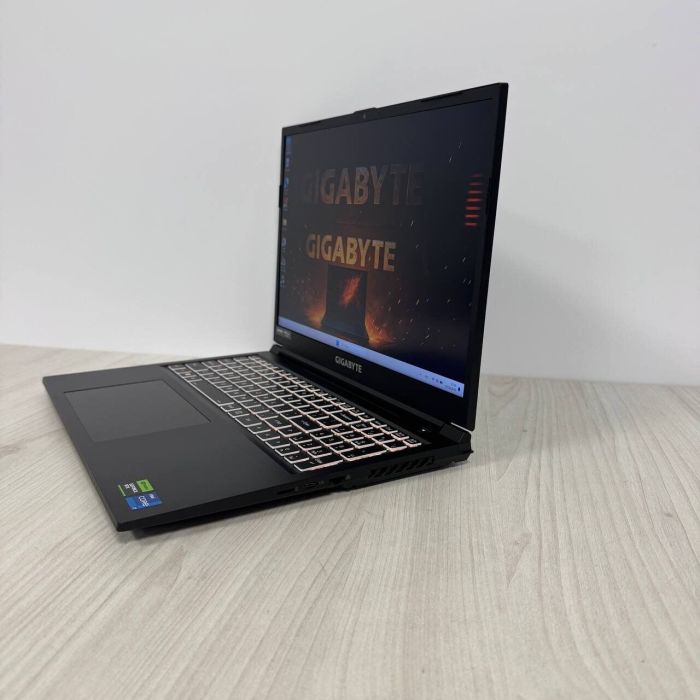 Ігровий ноутбук Gigabyte G6 KF / 16" (1920x1200) IPS / Intel Core i7-13620H (10 (16) ядер по 3.6 - 4.9 GHz) / 16 GB DDR5 / 1000 GB SSD NVMe / nVidia GeForce RTX 4060, 8 GB GDDR6, 128-bit / WebCam б/в - зображення 5