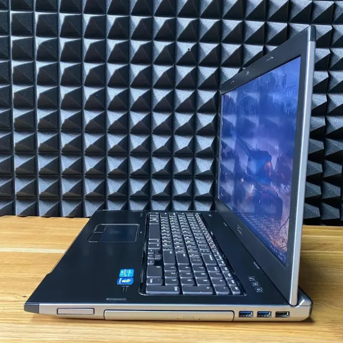 Ноутбук Б-клас Dell Vostro 3750 / 17.3" (1600x900) TN / Intel Core i5-2410M (2 (4) ядра по 2.3 - 2.9 GHz) / 8 GB DDR3 / 256 GB SSD / nVidia GeForce GT 525M, 1 GB GDDR3, 128-bit / WebCam / DVD-ROM б/в - зображення 4