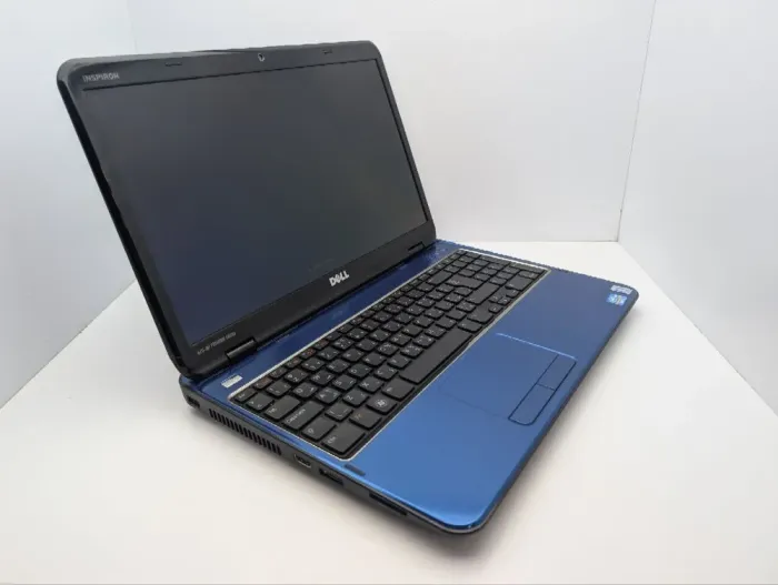 Ноутбук Dell Inspiron N5110 / 15.6" (1366x768) TN / Intel Core i3-2310M (2 (4) ядра по 2.1 GHz) / 6 GB DDR3 / 320 GB HDD / Intel HD Graphics 3000 / WebCam / DVD-ROM б/в - зображення 6