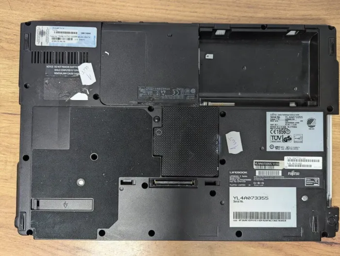 Ноутбук Fujitsu LifeBook E780 / 15.6" (1366x768) TN / Intel Core i3-370M (2 (4) ядра по 2.4 GHz) / 8 GB DDR3 / 128 GB SSD / Intel HD Graphics / WebCam / Без АКБ б/в - зображення 8