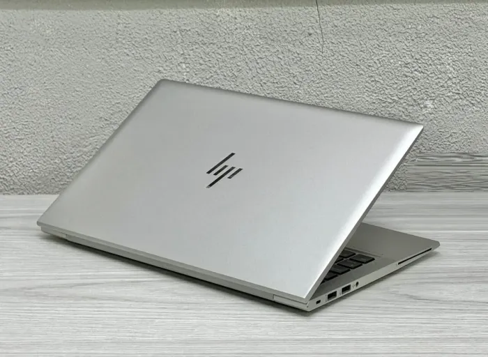 Ультрабук HP EliteBook 835 G8 / 13.3" (1920x1080) IPS / AMD Ryzen 5 Pro 5650U (6 (12) ядер по 2.3 - 4.2 GHz) / 16 GB DDR4 / 256 GB SSD M.2 / AMD Radeon Vega Graphics / WebCam / Win 11 Pro б/в - зображення 6