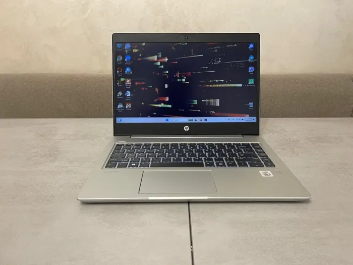 Ультрабук HP ProBook 440 G7 / 14" (1920x1080) IPS / Intel Core i5-10210U (4 (8) ядра по 1.6 - 4.2 GHz) / 16 GB DDR4 / 256 GB SSD M.2 / Intel UHD Graphics / WebCam б/в - зображення 2