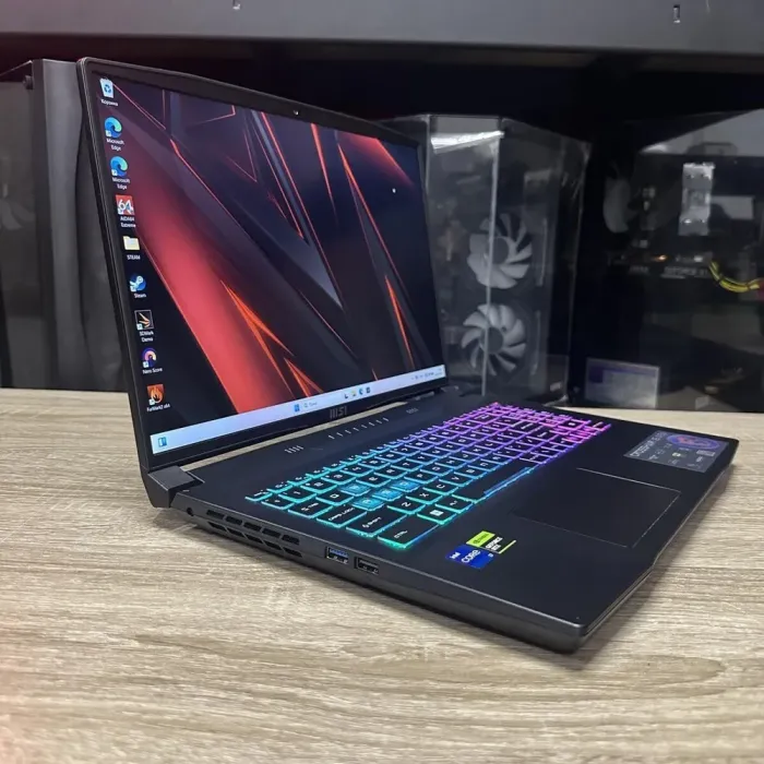 Ігровий ноутбук MSI Crosshair 16 A13VGK / 16" (1920x1200) IPS / Intel Core i7-13620H (10 (16) ядер по 3.6 - 4.9 GHz) / 16 GB DDR4 / 512 GB SSD M.2 / nVidia GeForce RTX 4070, 8 GB GDDR6, 128-bit / WebCam б/в - зображення 4