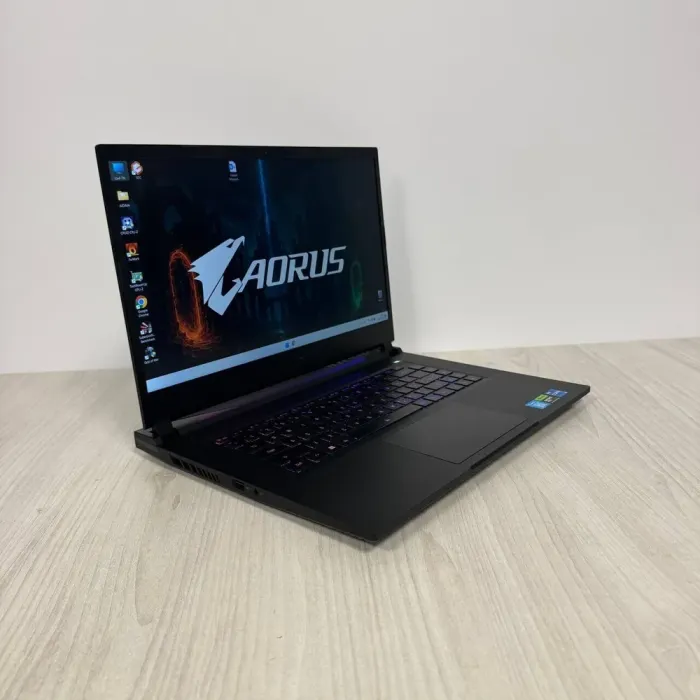 Ігровий ноутбук Б-класу Gigabyte Aorus 15 X5LF / 15.6" (1920x1080) IPS / Intel Core i5-13500H (12 (16) ядер по 3,5 - 4,7 ГГц) / 16 ГБ DDR5 / 512 ГБ SSD / nVidia GeForce RTX 4050, 6 ГБ GDDR6, 96-біт / WebCam б/в - зображення 4
