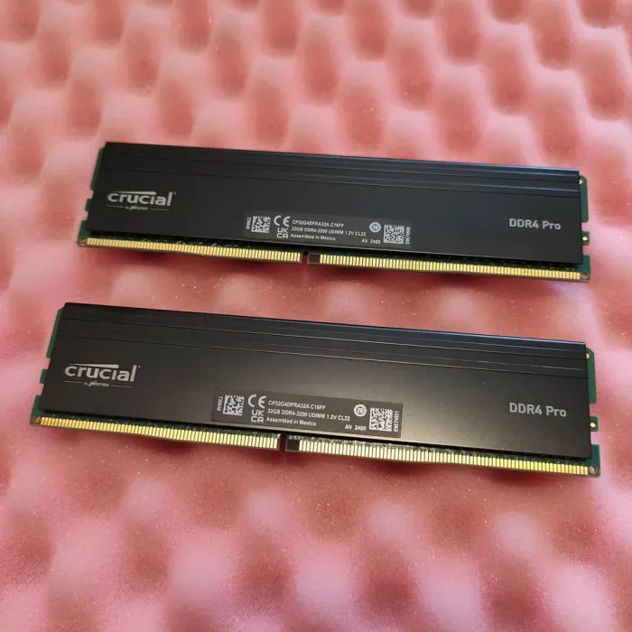 Комплект: Оперативна пам'ять Crucial DDR4 Pro / 64 GB (2x 32 GB) / PC4-25600 UDIMM / DDR4 / 3200 MHz б/в - зображення 3