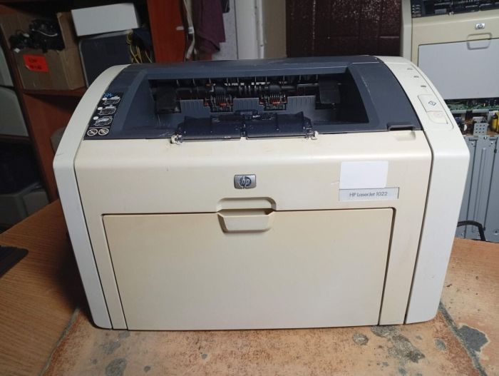 Принтер Б-клас HP LaserJet 1022 / Лазерний монохромний друк / 1200 x 1200 dpi / A4 / 18 стор/хв / USB 2.0 б/в - изображение 2
