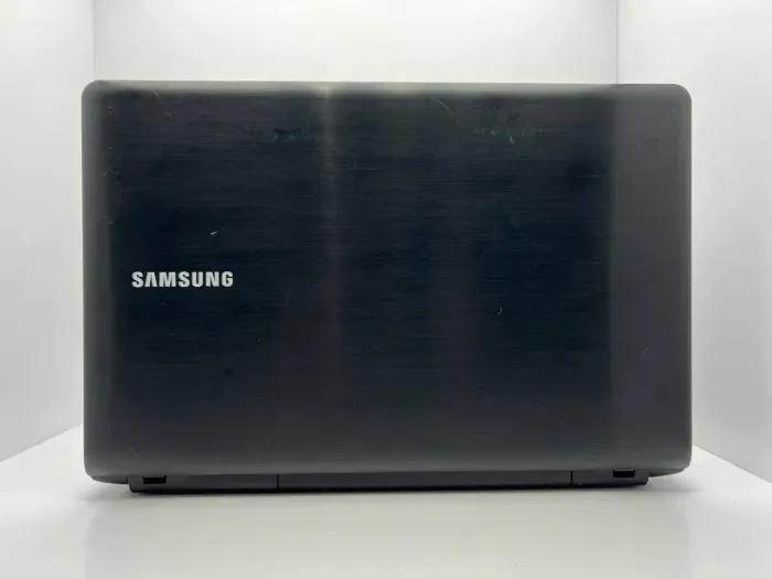 Ноутбук Б-клас Samsung NP355E7C / 17.3" (1600x900) TN / AMD A4-4300M (2 ядра по 2.5 - 3.0 GHz) / 8 GB DDR3 / 240 GB SSD / AMD Radeon HD 7420G Graphics / WebCam б/в - зображення 5