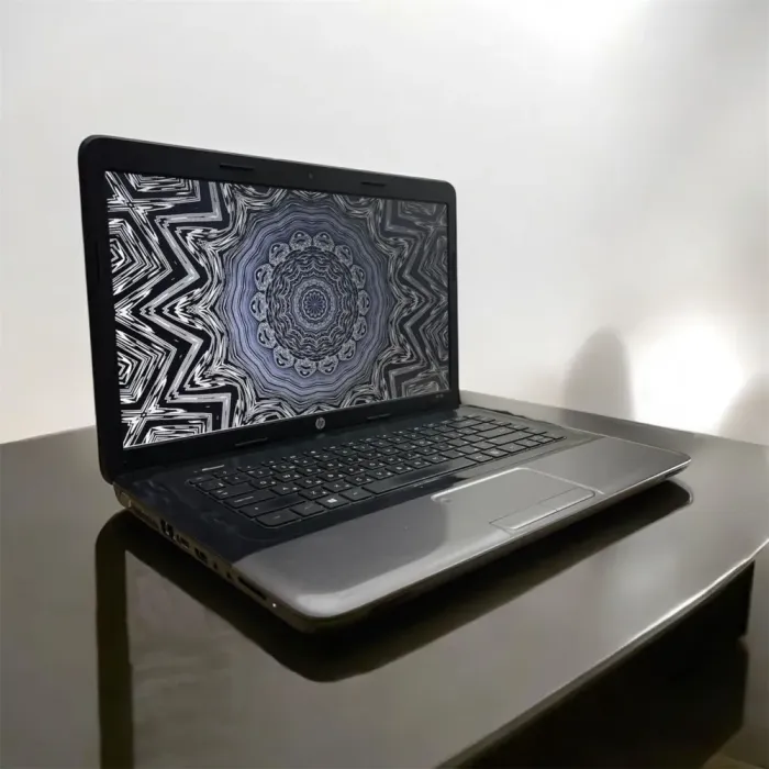 Ноутбук HP 250 G1 / 15.6" (1366x768) TN / Intel Core i3-3110M (2 (4) ядра по 2.4 GHz) / 8 GB DDR3 / 120 GB SSD / Intel HD Graphics 4000 / WebCam / Без АКБ б/в - зображення 8