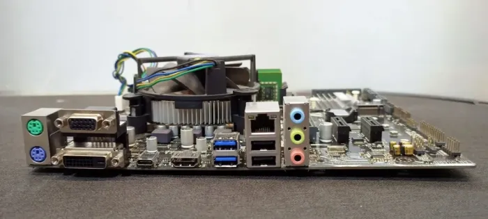 Комплект: Материнська плата Asus Prime B250M-A / LGA1151 / Intel Core i5-7400 (4 ядра по 3.0 - 3.5 GHz) / 32 GB DDR4 / Intel HD Graphics 630 + Кулер б/в - зображення 3