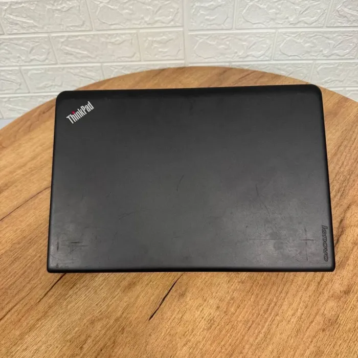 Ноутбук Б-клас Lenovo ThinkPad E560 / 15.6" (1366x768) TN / Intel Core i5-6200U (2 (4) ядра по 2.3 - 2.8 GHz) / 4 GB DDR3 / 128 GB SSD / Intel HD Graphics 520 / WebCam б/в - зображення 3