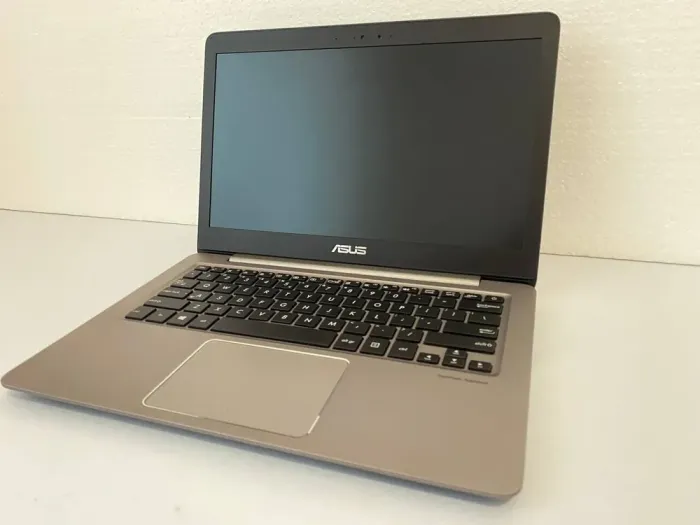 Ультрабук Asus ZenBook UX310UA / 13.3" (1920x1080) TN / Intel Core i3-6100 (2 (4) ядра по 3.7 GHz) / 8 GB DDR4 / 240 GB SSD / Intel HD Graphics 530 / WebCam б/в - зображення 5