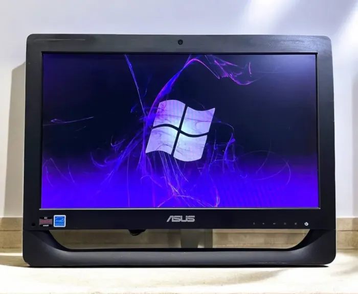 Моноблок Asus ET2012AUKB / 20" (1600x900) TN / AMD E-450 (2 ядрa по 1.66 GHz) / 8 GB DDR3 / 120 GB SSD / AMD Radeon HD 6320 Graphics / WebCam б/в - зображення 2