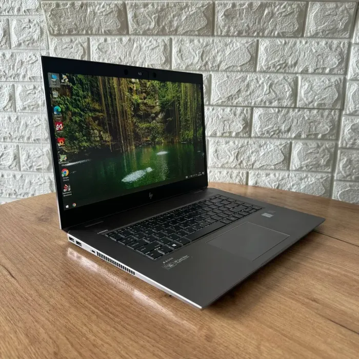 Мобільна робоча станція HP ZBook Studio G5 / 15.6" (1920x1080) IPS / Intel Xeon E-2176M (6 (12) ядер по 2.7 - 4.4 GHz) / 16 GB DDR4 / 512 GB SSD / nVidia Quadro P1000, 4 GB DDR5, 128-bit / WebCam б/в - зображення 4