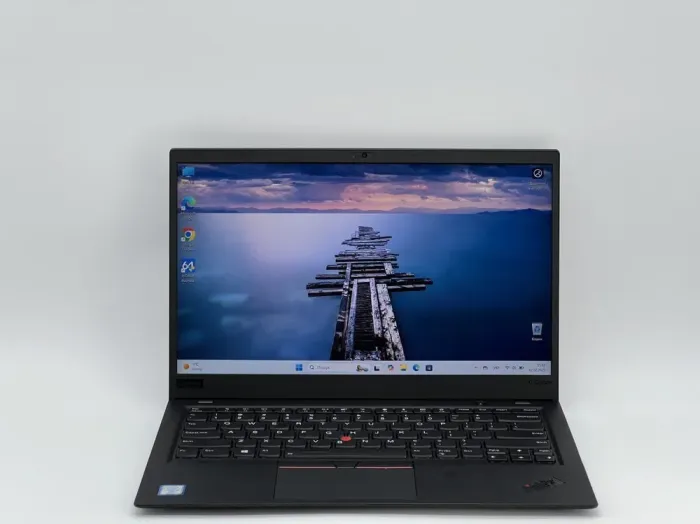 Ультрабук Lenovo ThinkPad X1 Carbon G6 / 14" (1920x1080) IPS / Intel Core i5-8350U (4 (8) ядра по 1.7 - 3.6 GHz) / 8 GB DDR3 / 240 GB SSD / Intel UHD Graphics 620 / WebCam б/в - зображення 2