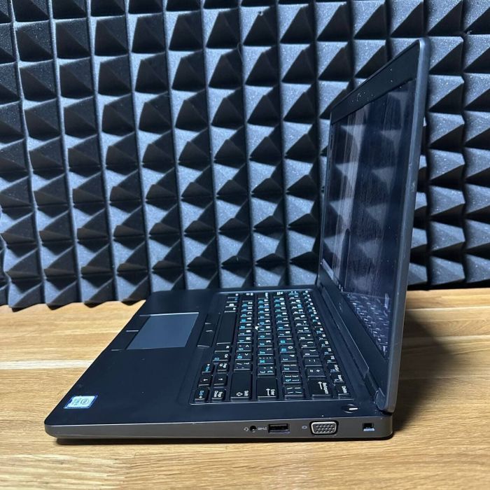 Ноутбук Dell Latitude 5490 / 14" (1920x1080) IPS / Intel Core i5-8250U (4 (8) ядра по 1.6 - 3.4 GHz) / 8 GB DDR4 / 256 GB SSD / Intel UHD Graphics 620 / WebCam б/в - изображение 4