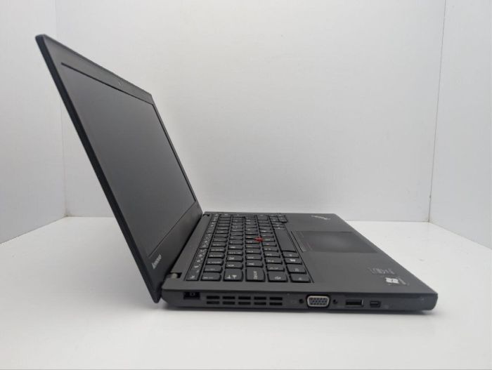 Нетбук Lenovo ThinkPad X240 / 12.5" (1366x768) TN / Intel Core i5-4300U (2 (4) ядра по 1.9 - 2.9 GHz) / 8 GB DDR3 / 120 GB SSD / Intel HD Graphics 4400 / WebCam б/в - изображение 3