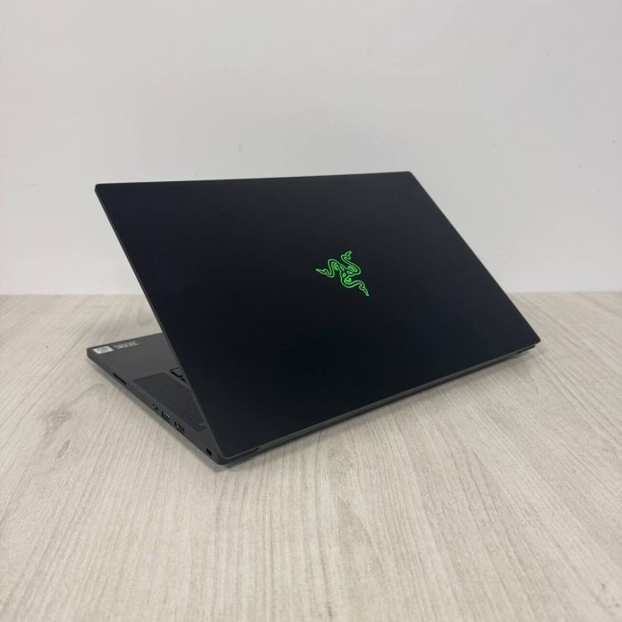Ігровий ноутбук Razer Blade 15 RZ09-0367 / 15,6" (1920x1080) IPS / Intel Core i7-10875H (8 (16) ядер по 2,3 - 5,1 ГГц) / 16 ГБ DDR4 / 512 ГБ SSD NVMe / nVidia GeForce RTX 3080, 16 ГБ GDDR6, 256-біт / WebCam б/в - изображение 6