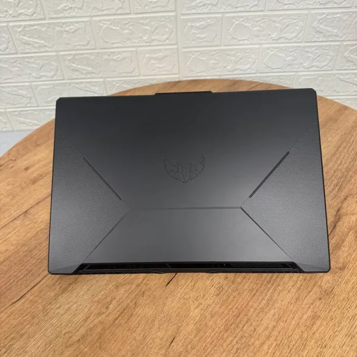 Ігровий ноутбук Asus Tuf Gaming FA706IH / 17.3" (1920x1080) IPS / AMD Ryzen 5 4600H (6 (12) ядер по 3.0 - 4.0 GHz) / 8 GB DDR4 / 512 GB SSD NVMe / nVidia GeForce GTX 1650, 4 GB GDDR5, 128-bit / WebCam б/в - зображення 3