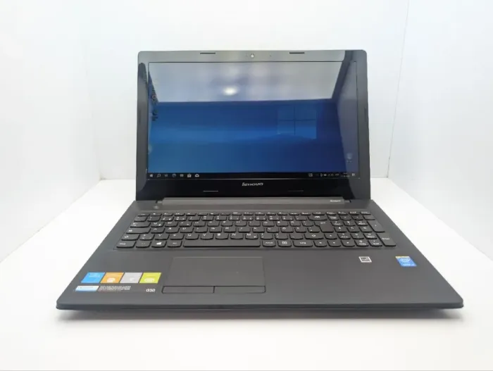 Ноутбук Lenovo G50-70 / 15.6" (1366x768) TN / Intel Core i3-4030U (2 (4) ядра по 1.9 GHz) / 8 GB DDR3 / 240 GB SSD / Intel HD Graphics 4400 / WebCam / DVD-ROM б/в - зображення 2