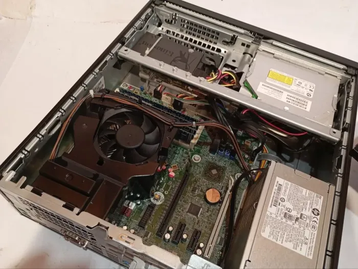 ПК HP EliteDesk 705 G2 SFF / AMD PRO A8-8650B (4 ядра по 3.2 - 3.9 GHz) / 8 GB DDR3 / 240 GB SSD / AMD Radeon R7 Graphics / DVD-RW б/в - зображення 5