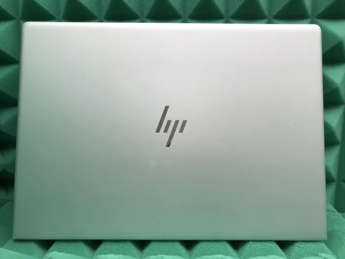 Ультрабук Б-класс HP EliteBook 840 G5 / 14"  IPS Touch / Core i7-8650U (4(8) ядра по 1.9-4.2 GHz) / 8GB DDR4 / 256GB SSD M.2 / UHD Graphics 620 / WebCam / USB 3.1 / HDMI б/в - зображення 8