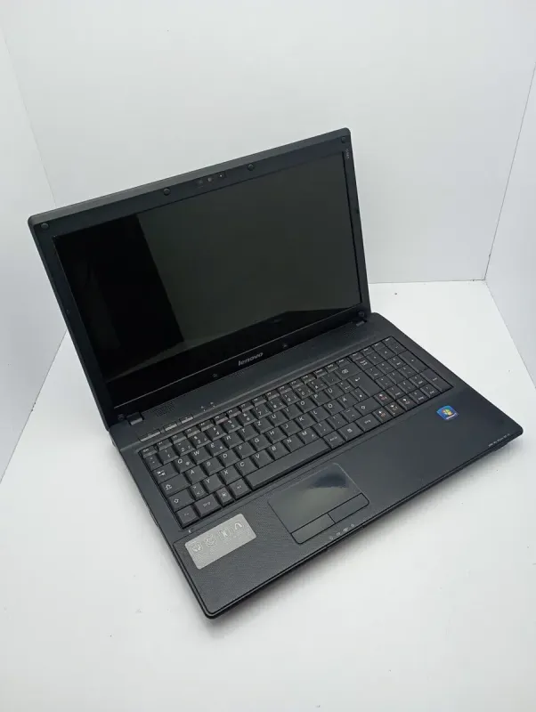 Ноутбук Lenovo G560 / 15.6" (1366x768) TN / Intel Core i3-370M (2 (4) ядра по 2.4 GHz) / 8 GB DDR3 / 320 GB HDD / Intel HD Graphics / WebCam б/в - зображення 3