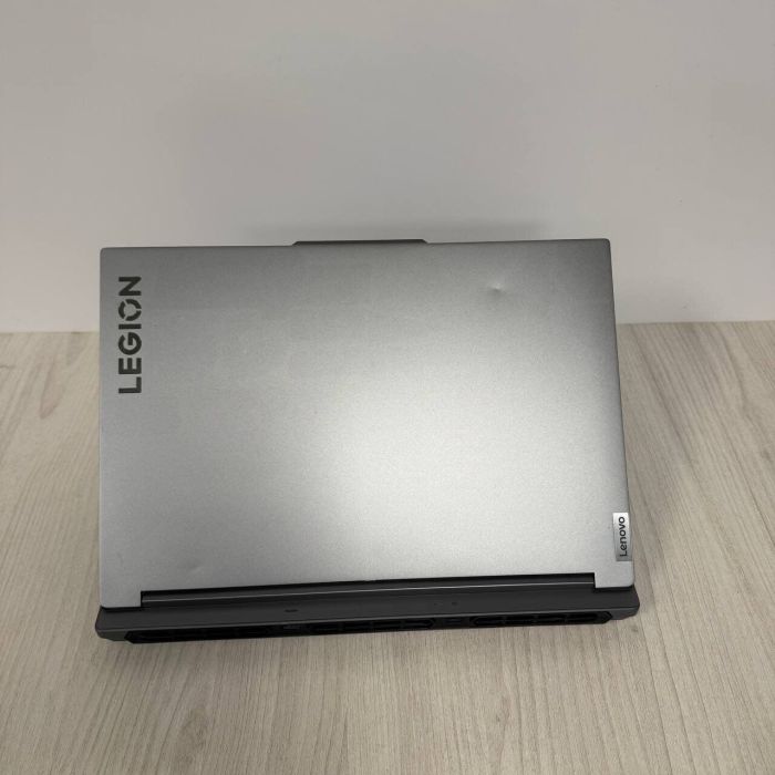 Ігровий ноутбук Б-класу Lenovo Legion 5 16IRX9 / 16" (2560x1600) IPS / Intel Core i7-14700HX (20 (28) ядра по 1,5 - 5,5 ГГц) / 32 ГБ DDR5 / 1000 ГБ SSD NVMe / nVidia GeForce RTX 4070, 8 ГБ GDDR6, 128-біт / WebCam б/в - зображення 7