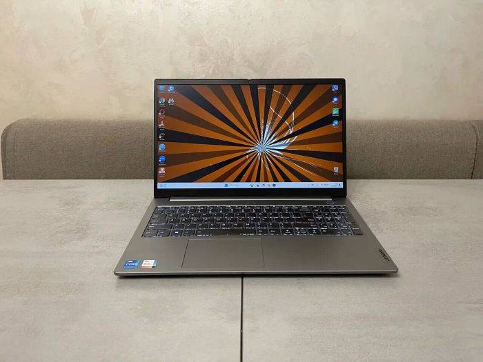 Ноутбук Lenovo ThinkBook 15 G2 ITL / 15.6" (1920x1080) IPS / Intel Core i7-1165G7 (4 (8) ядра по 2.8 - 4.7 GHz) / 16 GB DDR4 / 256 GB SSD M.2 / Intel Iris Xe Graphics / WebCam / Fingerprint / HDMI б/в - зображення 2