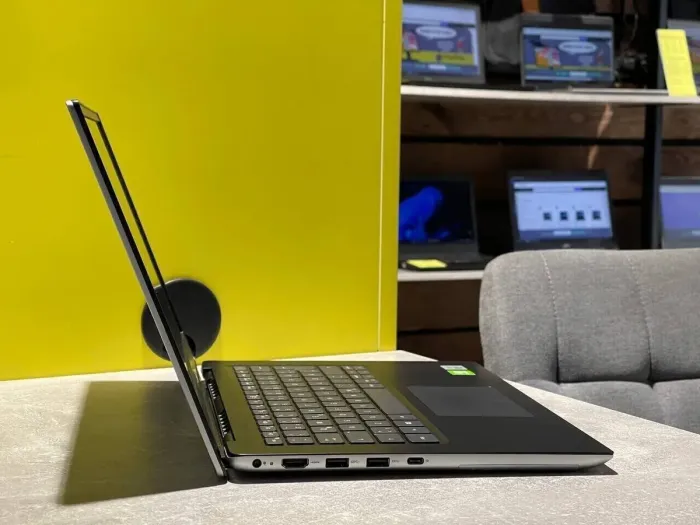 Ігровий ноутбук Б-клас Dell Vostro 5490 / 14" (1920x1080) IPS / Intel Core i5-10210U (4 (8) ядра по 1.6 - 4.2 GHz) / 8 GB DDR4 / 120 GB SSD / nVidia GeForce MX230, 2 GB GDDR5, 64-bit / WebCam б/в - зображення 3