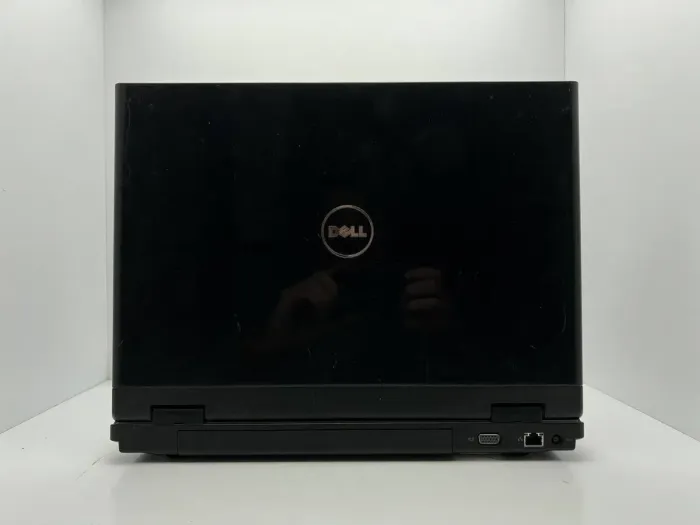 Ноутбук Dell Vostro 1510 / 15.6" (1920x1080) TN / Intel Core 2 Duo T5870 (2 (2) ядра по 2.0) / 4 GB DDR2 / 250 GB HDD / nVidia GeForce 8400 GS, 256 MB GDDR2, 64-bit / WebCam б/в - зображення 5