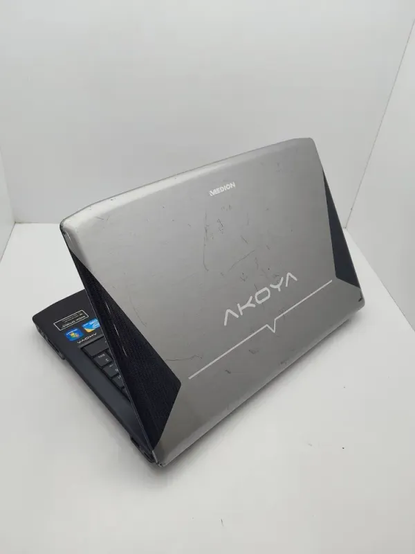 Ноутбук Acer Medion P6624 / 15.6" (1366x768) TN / Intel Core i3-370M (2 (4) ядра по 2.4 - 2.5 GHz) / 6 GB DDR3 / 500 GB HDD / nVidia GeForce GT 425M, 1 GB GDDR3, 128-bit / WebCam / АКБ не тримає б/в - зображення 8