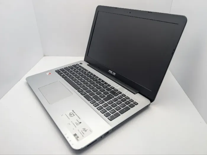 Ноутбук Asus F555Q / 15.6" (1920x1080) TN / AMD A10-9620P (4 ядра по 2.4 - 3.3 GHz) / 12 GB DDR4 / 240 GB SSD / AMD Radeon R5 Graphics / WebCam б/в - зображення 7