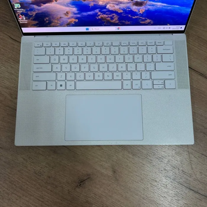 Ігровий ноутбук Б-клас Dell XPS 15 9510 / 15.6" (3456x2160) OLED / Intel Core i7-11800H (8 (16) ядер по 4.6 GHz) / 16 GB DDR4 / 512 GB SSD / nVidia GeForce RTX 3050, 4 GB GDDR6, 128-bit / WebCam б/в - зображення 7