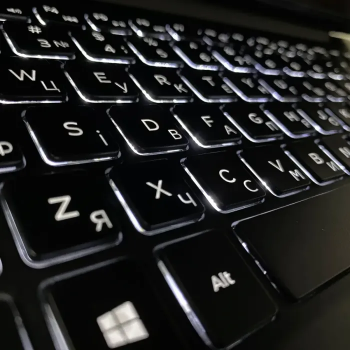 Ігровий ноутбук Dell XPS 15 7590 / 15,6" (1920x1080) IPS / Intel Core i7-9750H (6 (12) ядер по 2,6 - 4,5 ГГц) / 16 ГБ DDR4 / 512 ГБ SSD / nVidia GeForce GTX 1650, 4 ГБ GDDR6, 128-біт / HDMI / WebCam б/в - зображення 6