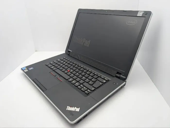 Ноутбук Lenovo ThinkPad Edge 15 / 15.6" (1366x768) TN / Intel Core i3-370M (2 (4) ядра по 2.4 GHz) / 6 GB DDR3 / 500 GB HDD / Intel HD Graphics / WebCam / DVD-ROM б/в - зображення 7