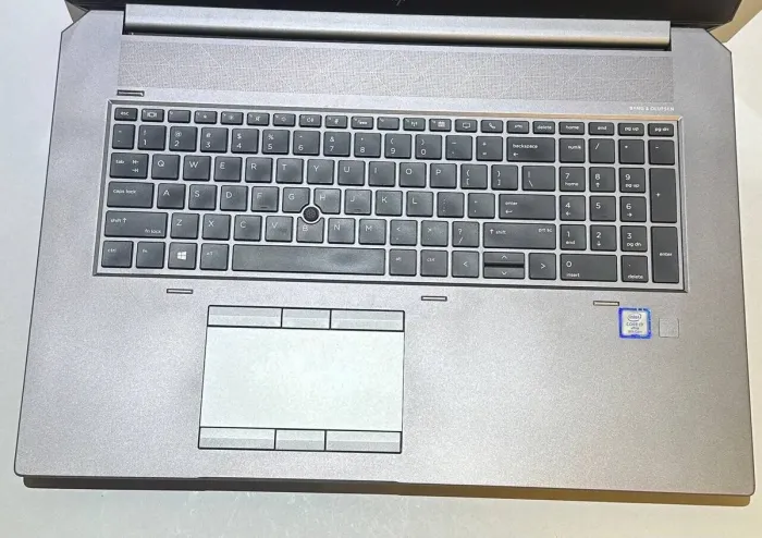 Мобільна робоча станція HP zBook 17 G5 / 17,3" (1920x1080) IPS / Intel Core i7-8850H (6 (12) ядра по 2,6 - 4,3 ГГц) / 16 ГБ DDR4 / 256 ГБ SSD + 1000 ГБ HDD / nVidia Quadro P2000, 4 ГБ GDDR5, 128-bit / NoWebCam б/в - изображение 3