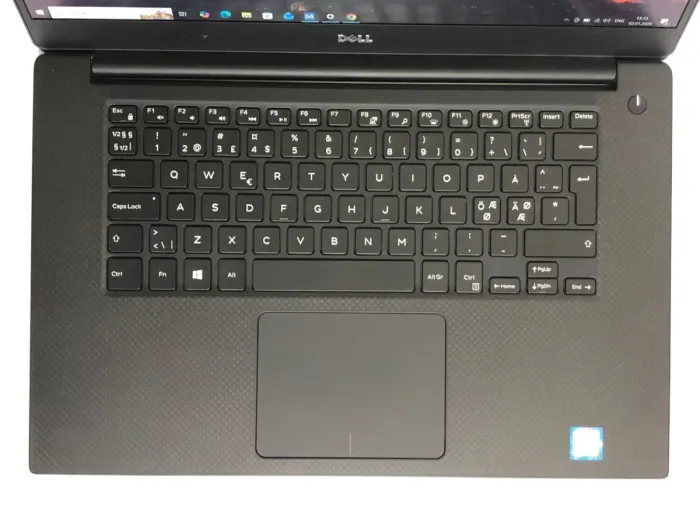 Мобільна робоча станція Dell Precision 5520 / 15,6" (1920x1080) IPS / Intel Core i7-6820HQ (4 (8) ядра по 2,7 - 3,6 ГГц) / 16 ГБ DDR4 / 256 ГБ SSD M.2 / nVidia Quadro M1200, 4 ГБ GDDR5, 128-біт / WebCam / Win 10 Pro б/в - изображение 8