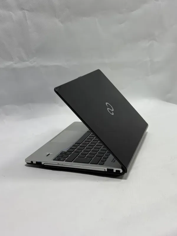 Ноутбук Б-клас Fujitsu LifeBook S904 / 13.3" (1920x1080) IPS Touch / Intel Core i5-4300U (2 (4) ядра по 1.9 - 2.9 GHz) / 8 GB DDR3 / 256 GB SSD / Intel HD Graphics 4400 / WebCam / Windows 10 Pro б/в - зображення 7